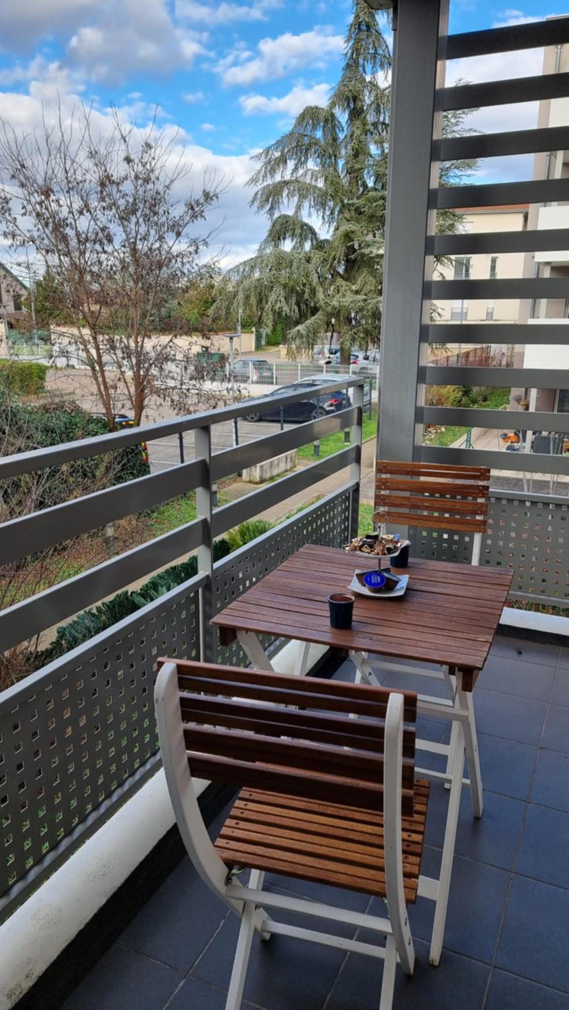 Appartement De Standing Au Centre De 샤시유 외부 사진