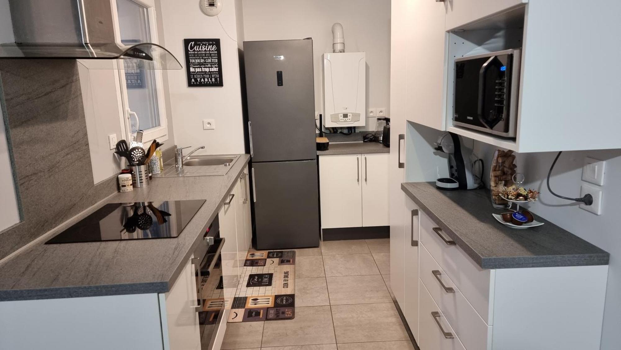Appartement De Standing Au Centre De 샤시유 외부 사진
